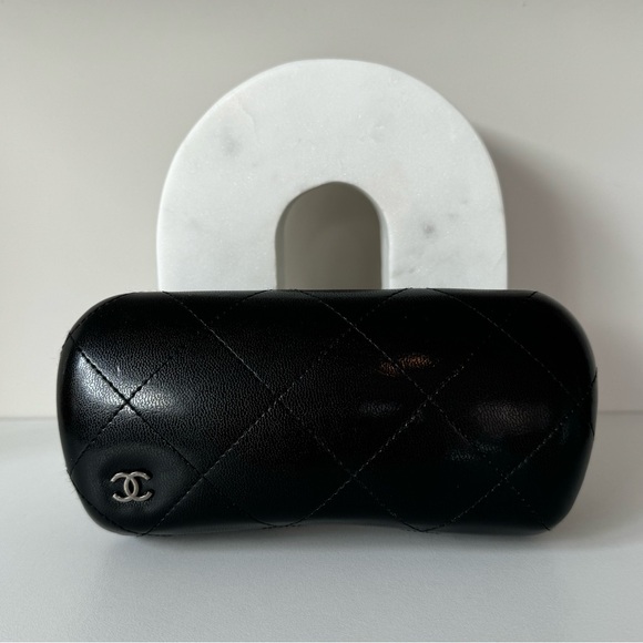 CHANEL | Round Cat Eye Sunglasses | Brown Tortoiseshell with Pearl Accents - Picture 7 of 14